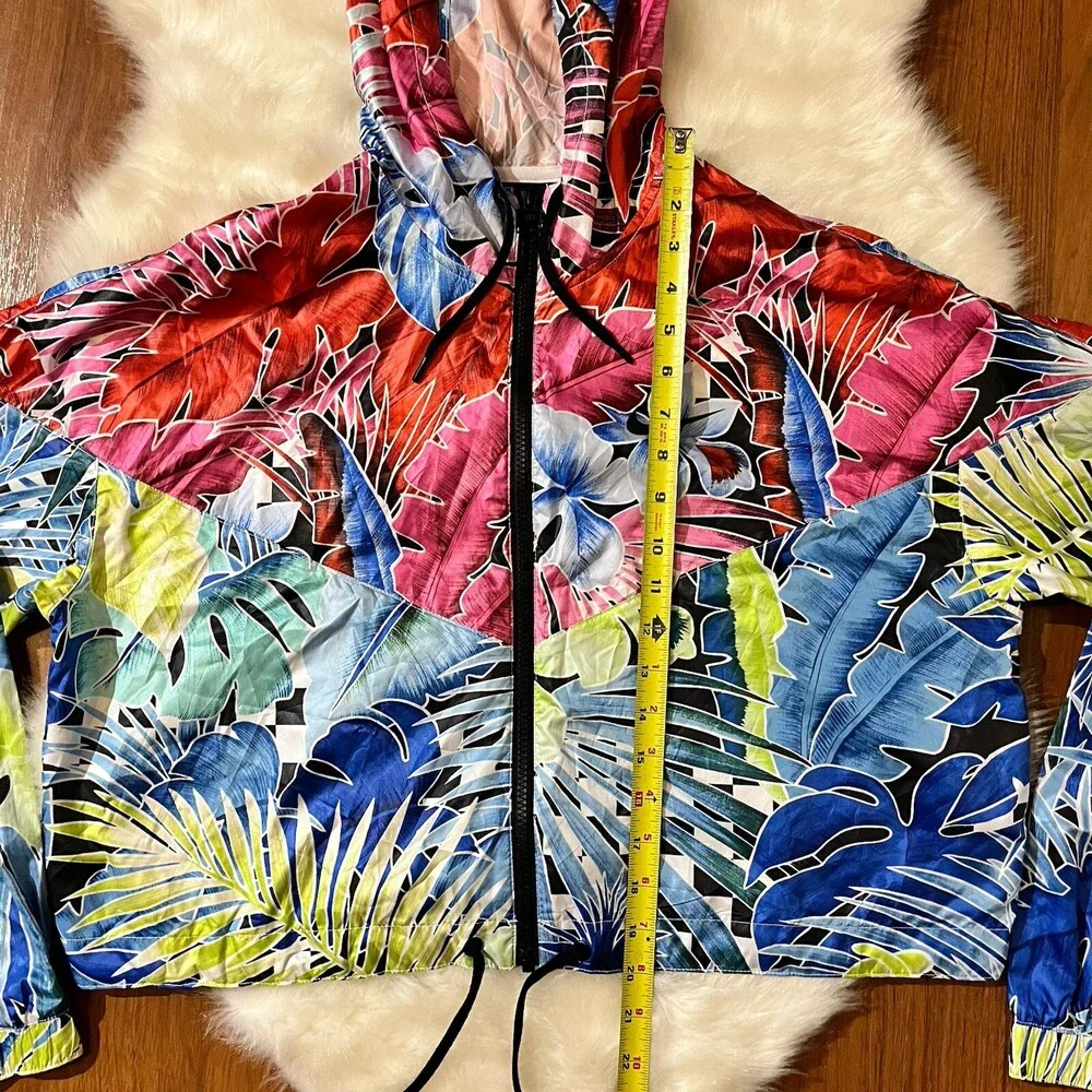 Nike Womens Workout Windbreaker Crop Floral Jacket Hoodie Medium CT6073 686